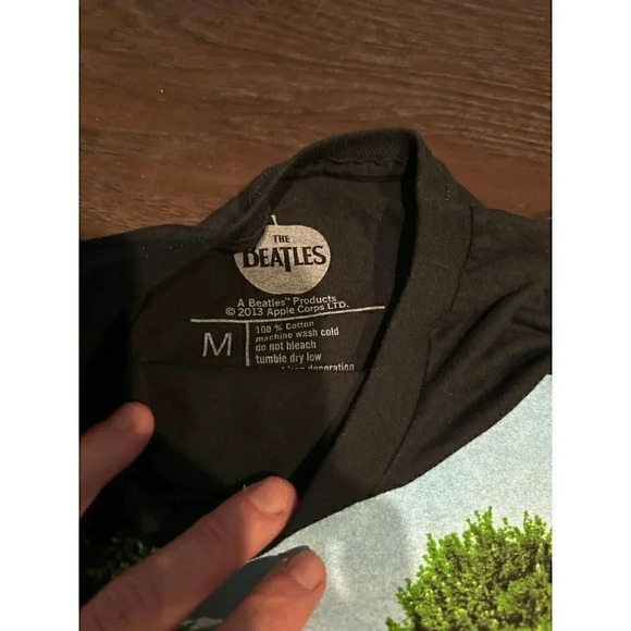 The Beatles‎ ABBEY ROAD Official  2013 Apple Corps  T-SHIRT Size medium b13 - Picture 3 of 3